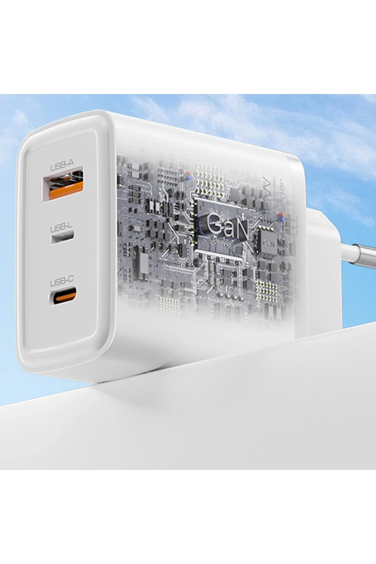 Yesido YC70 1 Adet 65W Type-C / 1 Adet 30W USB ve 1 Adet 45W Lightning Çıkışlı Ekstra 2M Type-C to Ligtning Kablolu GAN Hızlı Şarj Cihazı