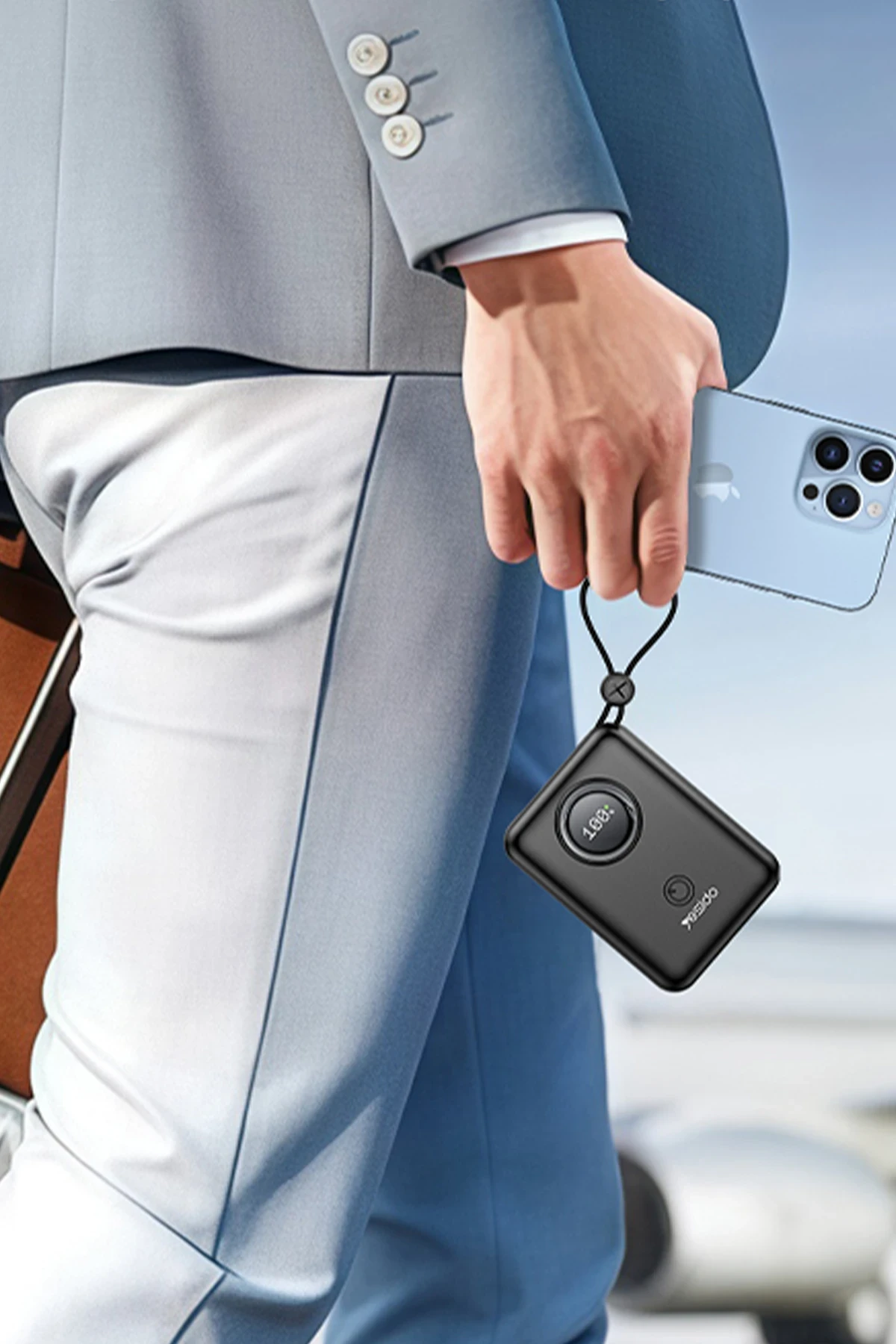 Yesido YP64 10.000 mAh Dijital Göstergeli Dahili Type-C ve Lightning Kablolu PD Mini Powerbank