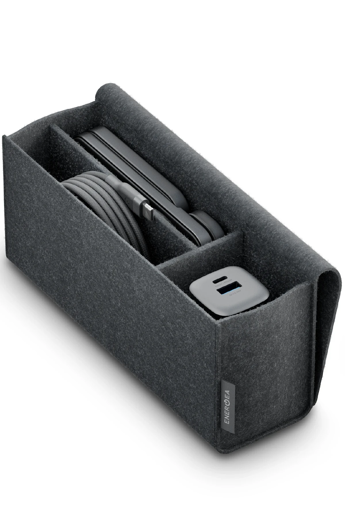 Energea Essential Kit AmpCharge GaN 35W Adaptör Magtrio Plus 3in1 Kablosuz Şarj Standı ve 100W Type-C to Type-C Manyetik Kablolu Set Travel Çanta