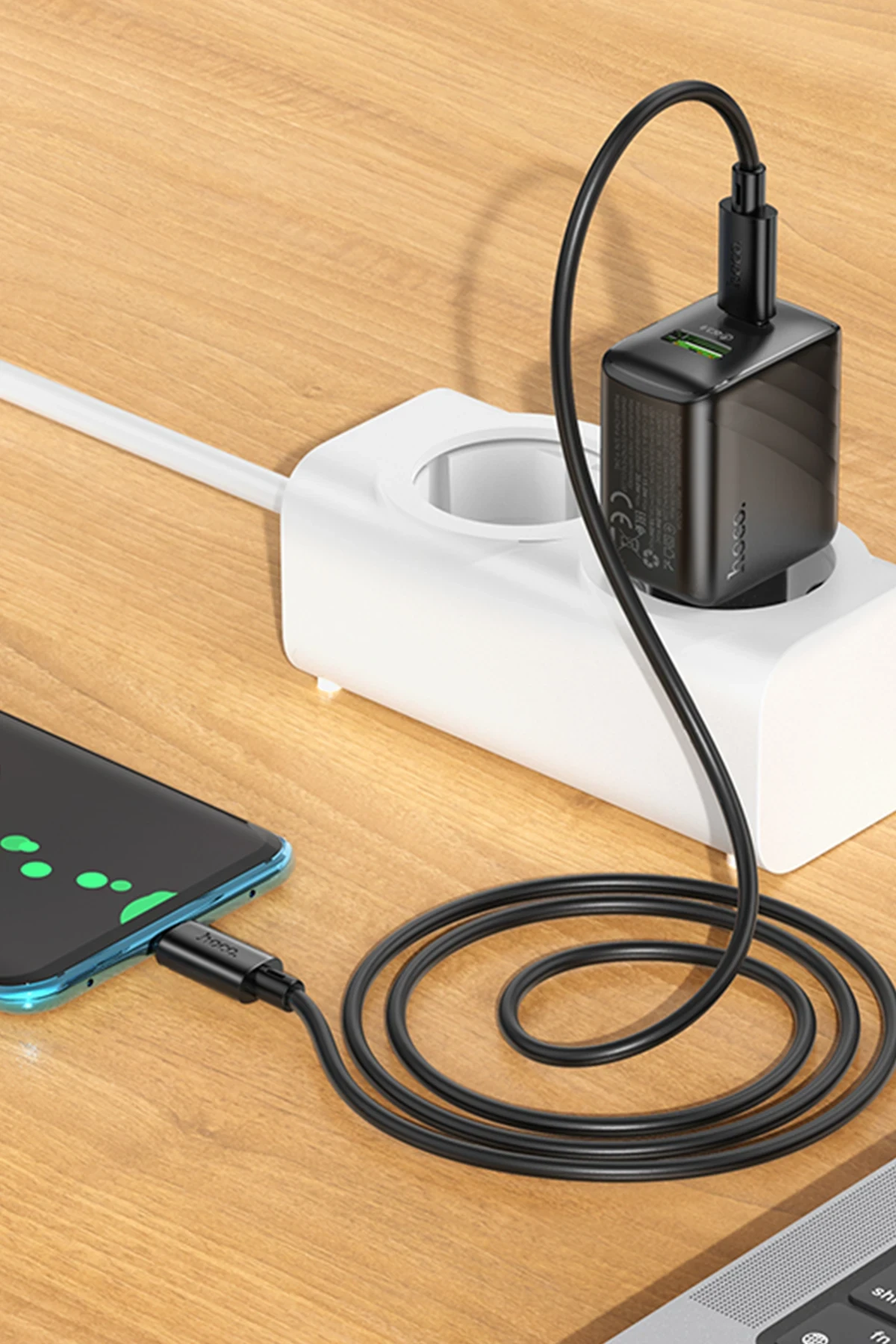 Hoco. CS25A Rico 20W 1 Adet Type-C ve 1 Adet USB 3.0 QC Çıkışlı Ekstra Type-C to Type-C Kablolu PD Hızlı Şarj Aleti