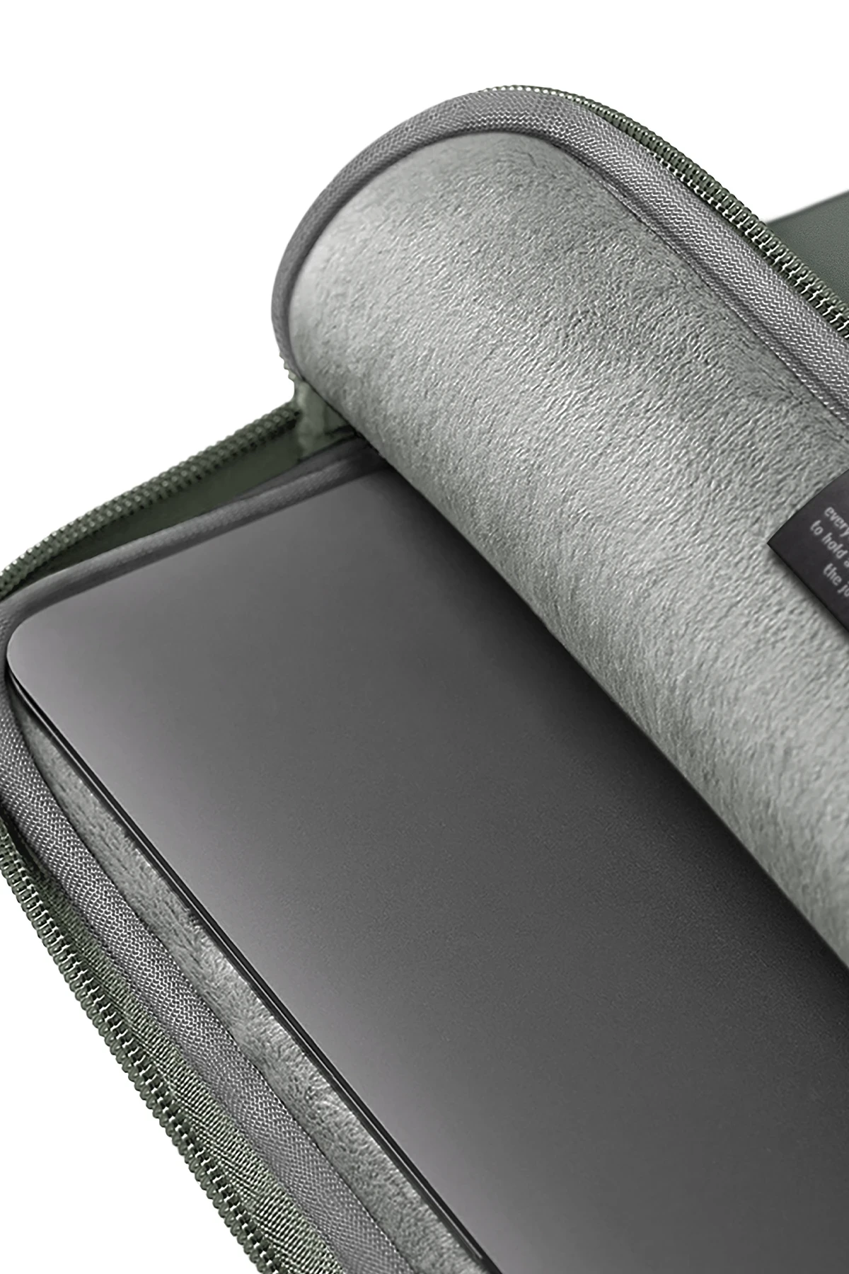 Uniq Cyprus Su Geçirmez Neopren Kumaş 16inç Laptop Çanta