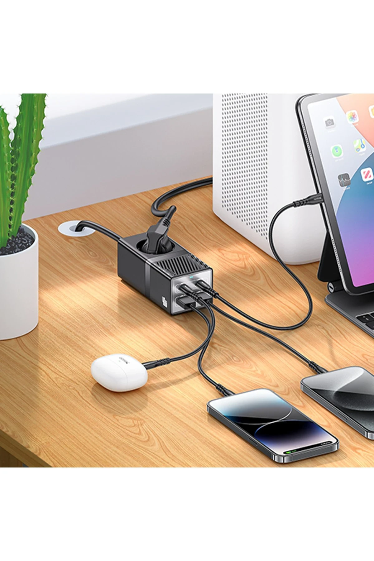 Yesido MC35 2500W 1.5M Ekstra 2 Adet 18W USB ve 2 Adet 20W Type-C Çıkışlı Priz Uzatıcı