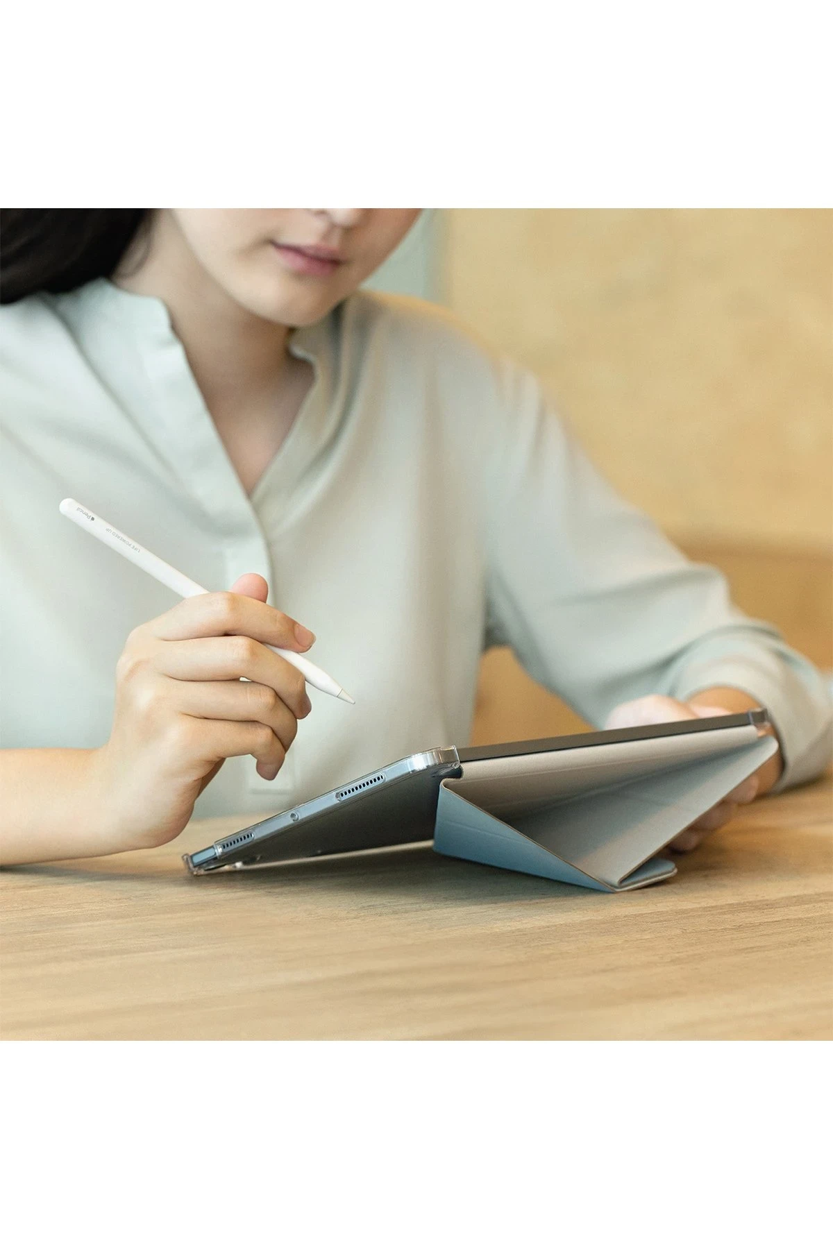 Uniq iPad Pro 13 (2024) Camden Katlanabilir Tablet Kapak