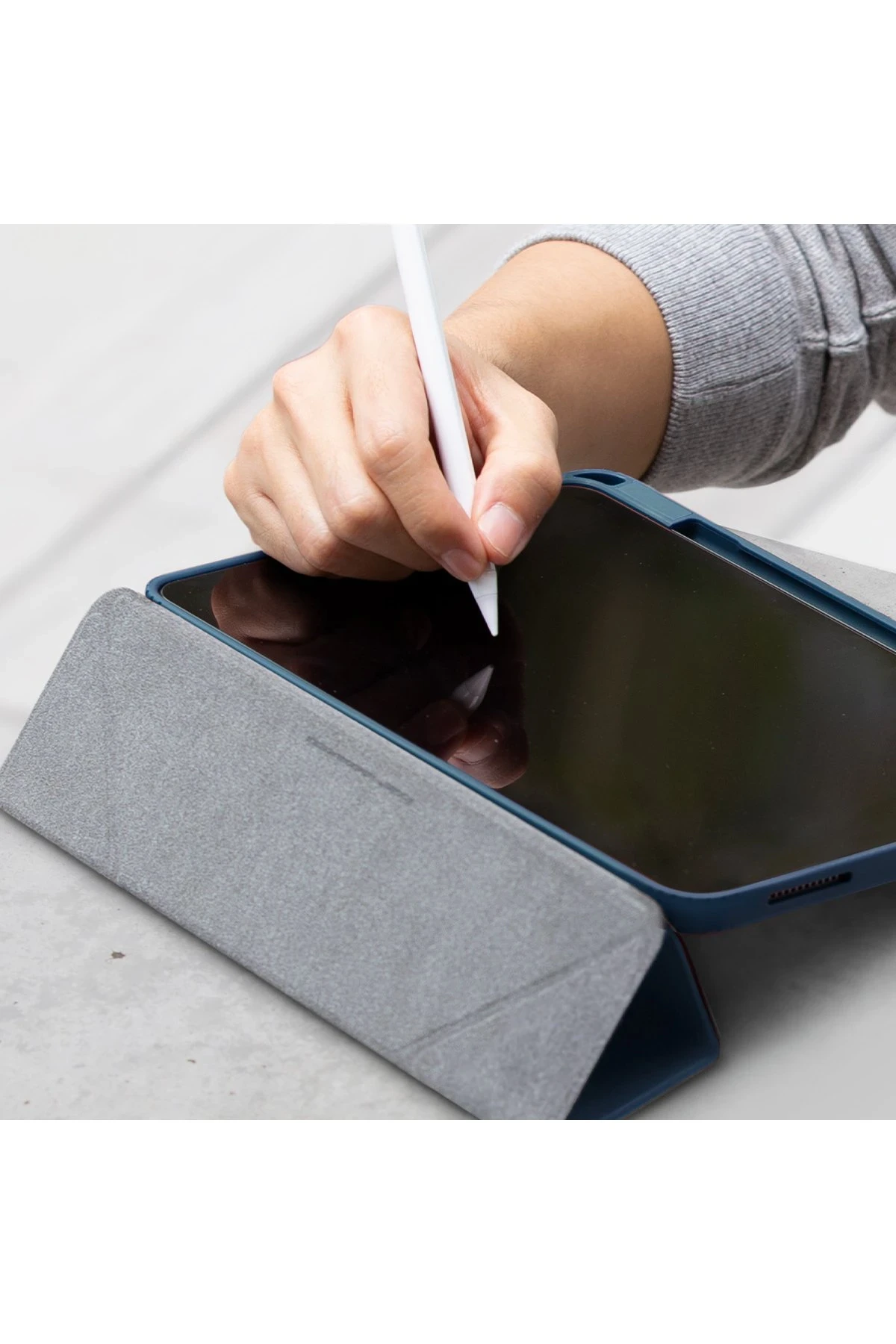 Uniq iPad 2022 10.9 (10.nesil) Moven Standlı Tablet Kapak
