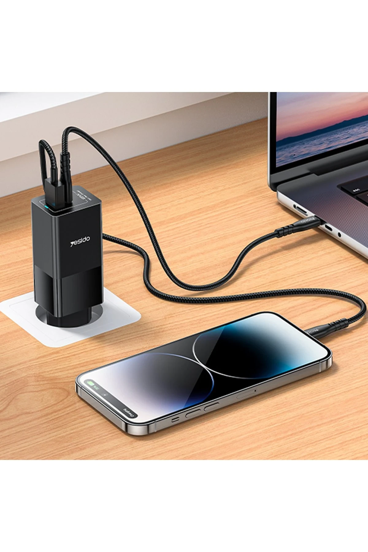 Yesido YC73 1 Adet 65W Type-C / 1 Adet 18W USB Çıkışlı Ekstra 1M Type-C to Type-C Kablolu GAN Hızlı Şarj Cihazı