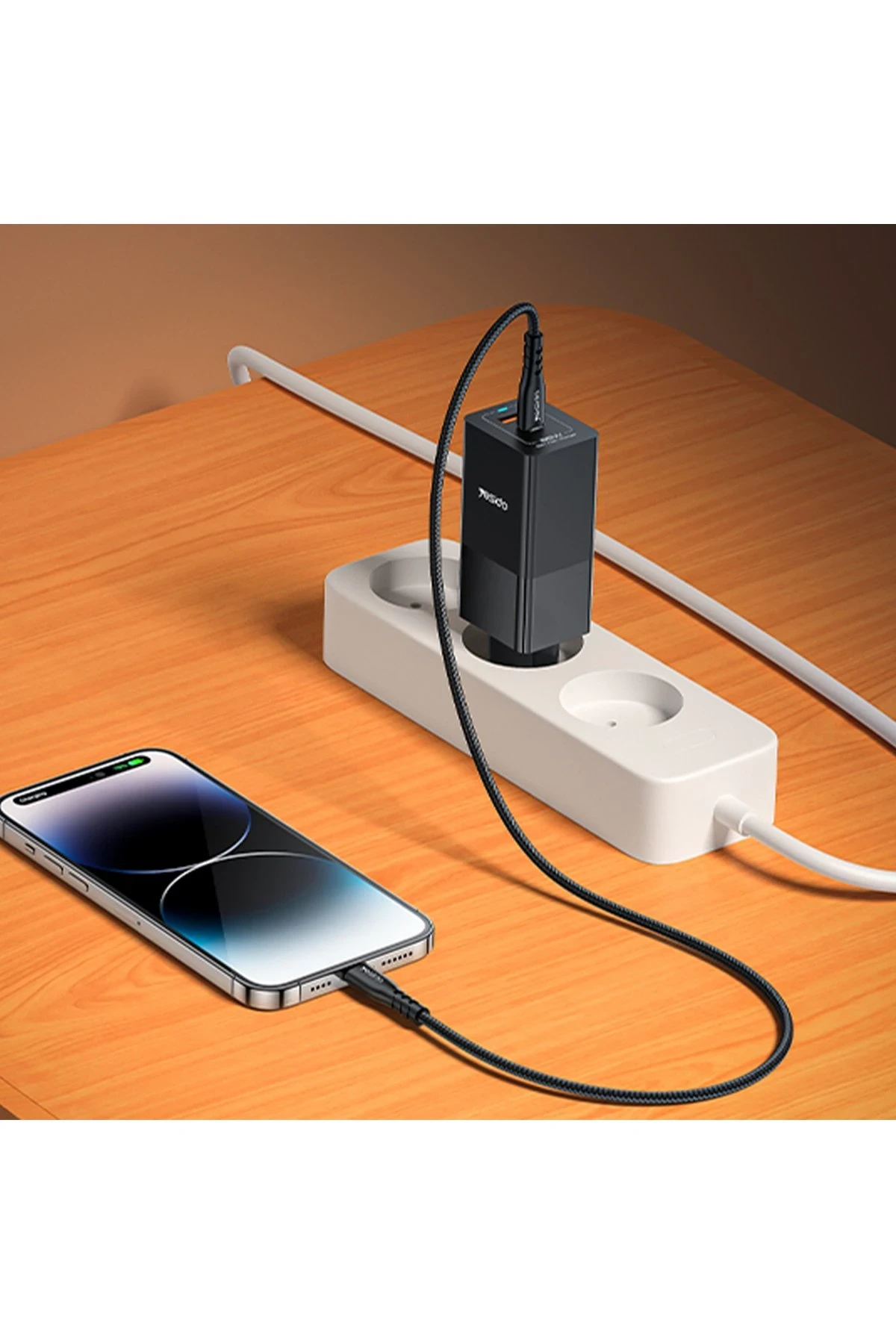 Yesido YC73 1 Adet 65W Type-C / 1 Adet 18W USB Çıkışlı Ekstra 1M Type-C to Type-C Kablolu GAN Hızlı Şarj Cihazı