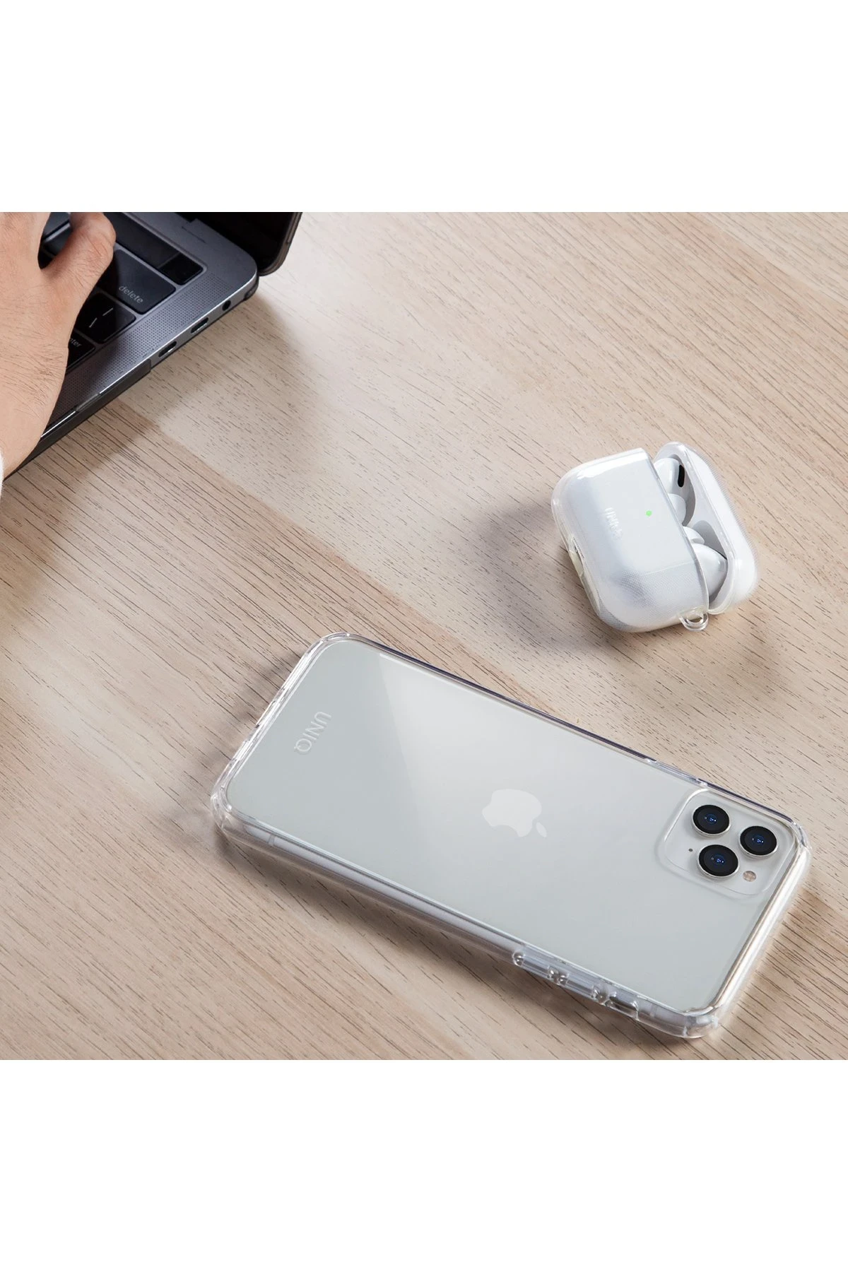 Uniq Airpods Pro 2 (2.nesil) Glase Silikon Kılıf