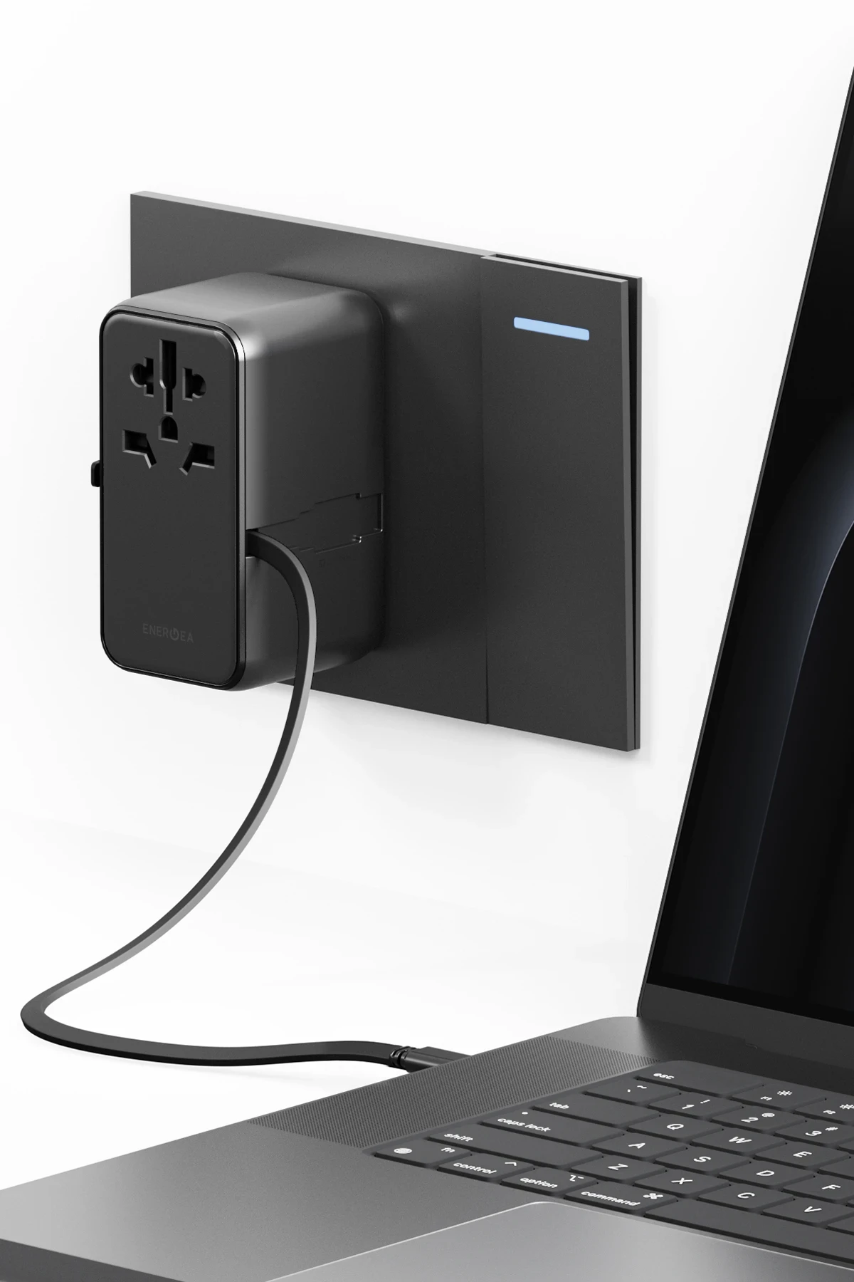 Energea TravelWorld Universal GaN85 3 Adet 70W Type-C 1 Adet 70W 80 CM Dahili Type-C Kablolu ve 1 Adet 60W USB 3.0 Çıkışlı PD Hızlı Şarj Aleti